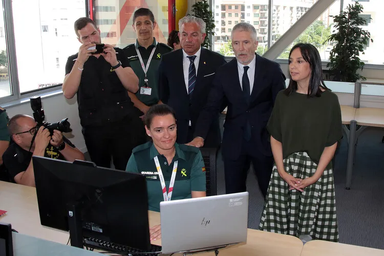 EL MINISTRO DEL INTERIOR EN LEON