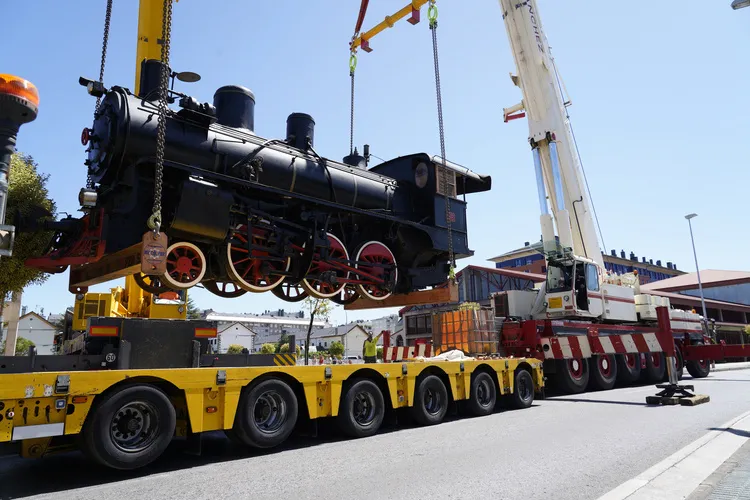 TRASLADO DE LA LOCOMOTORA PV31