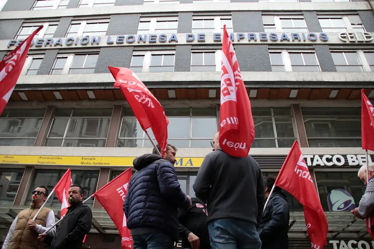 CONCENTRACION DE CCOO FRENTE A FELE