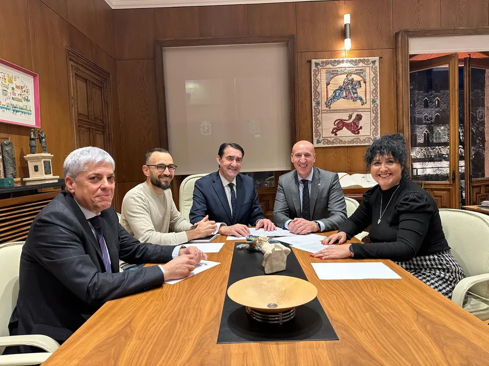 REUNION DEL CONSEJERO CON LOS ALCALDES