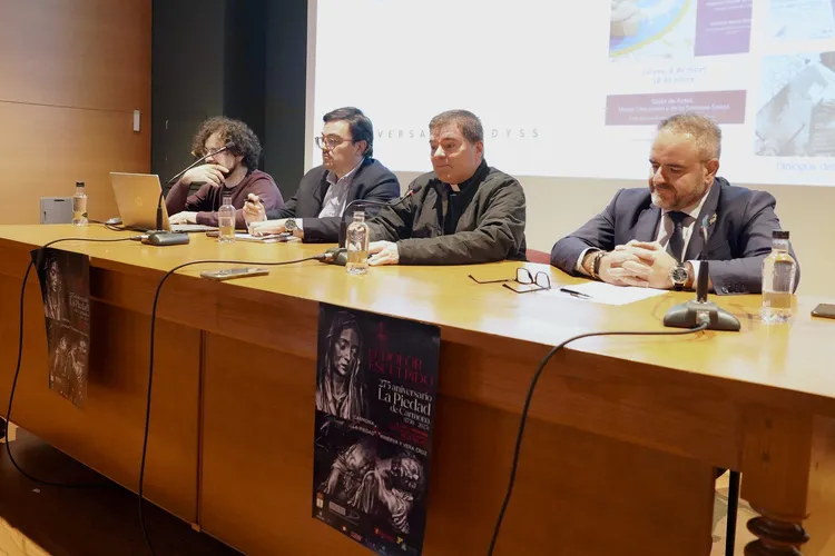 PRESENTACION DE LA REAPERTURA DE LA IGLESIA DE PALAT DEL REY