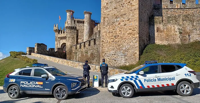 Policía Nacional y Policía Municipal de Ponferrada. -