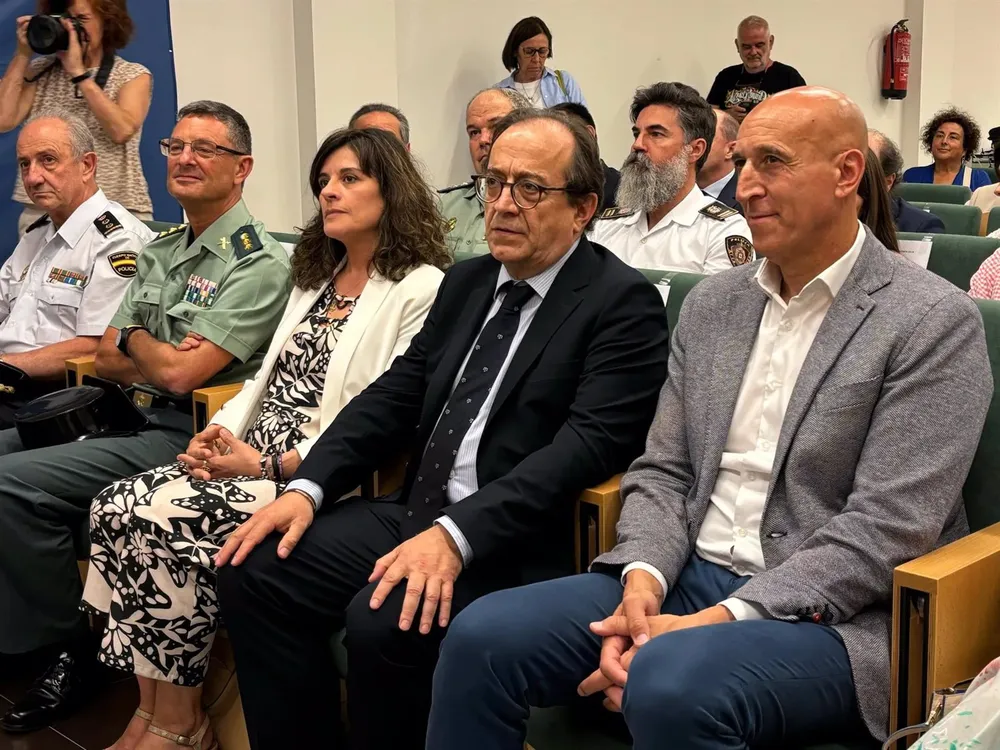 Autoridades presentes en las celebraciones del Día de la Justicia Gratuita organizadas por el Ilustre Colegio de la Abogacía de León