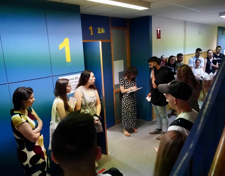 EXAMENES OPOSICION AL CUERPO DE MAESTROS EN CYL