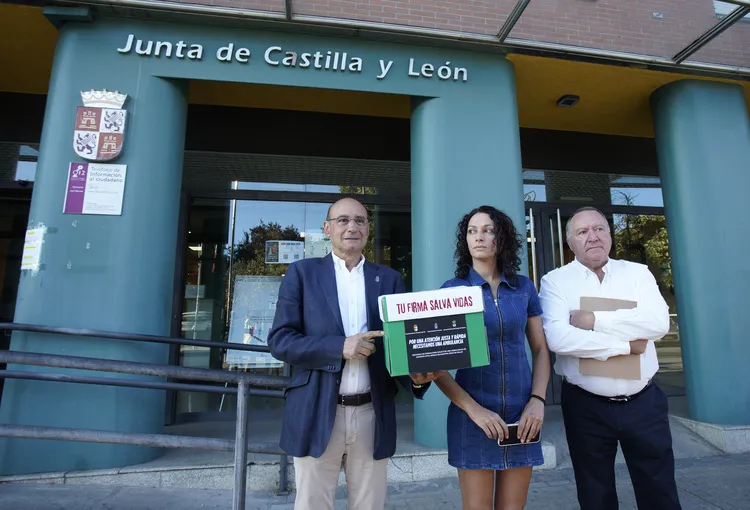 AYUNTAMIENTOS BERCIANOS RECLAMAN UNA AMBULANCIA PERMANENTE