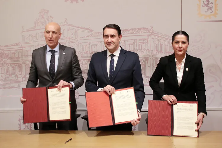FIRMA DEL PROTOCOLO ENTRE LA JUNTA Y LOS AYUNTAMIENTOS DE LEON Y SAN ANDRES DEL RABANEDO