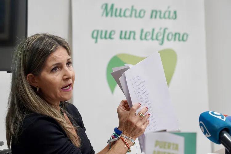 INMA REYERO RESPONSABLE EN LEON DEL TELEFONO DE LA ESPERANZA