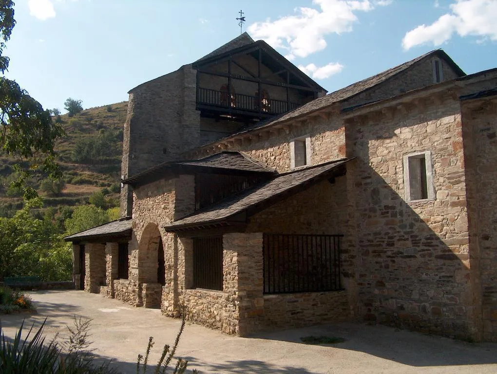 Casa del Pueblo de Villanueva de Valdueza