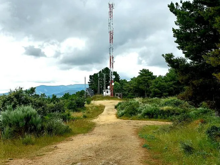 ZONA DE ANTENAS EN EL MONTE PAJARIEL