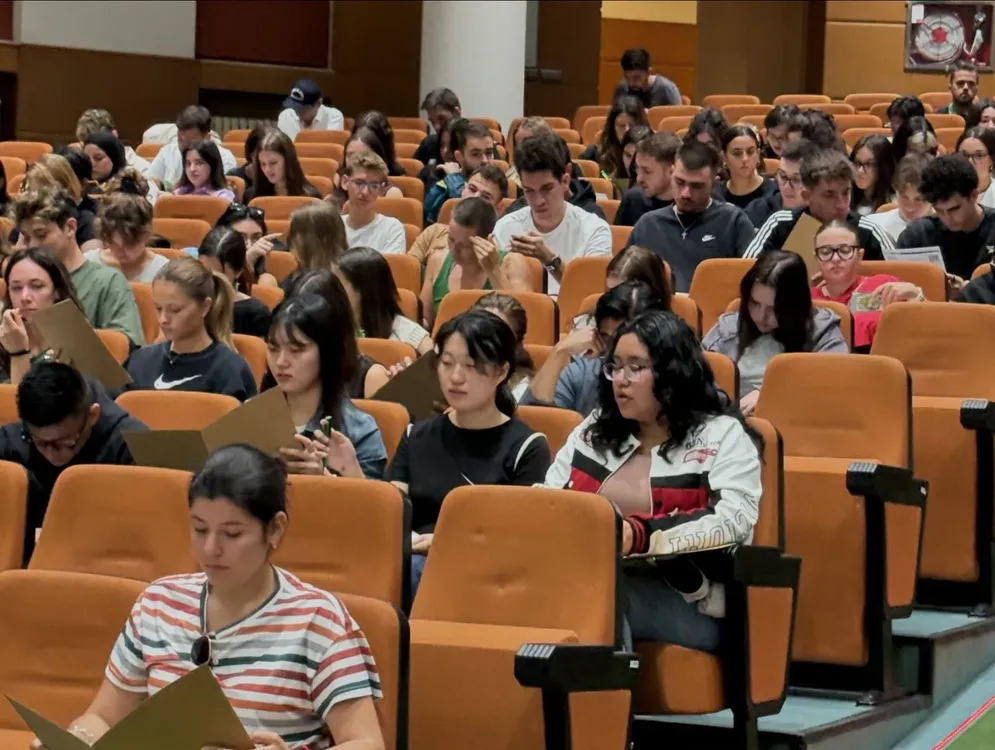 BIENVENIDA A ESTUDIANTES INTERNACIONALES A LA ULE