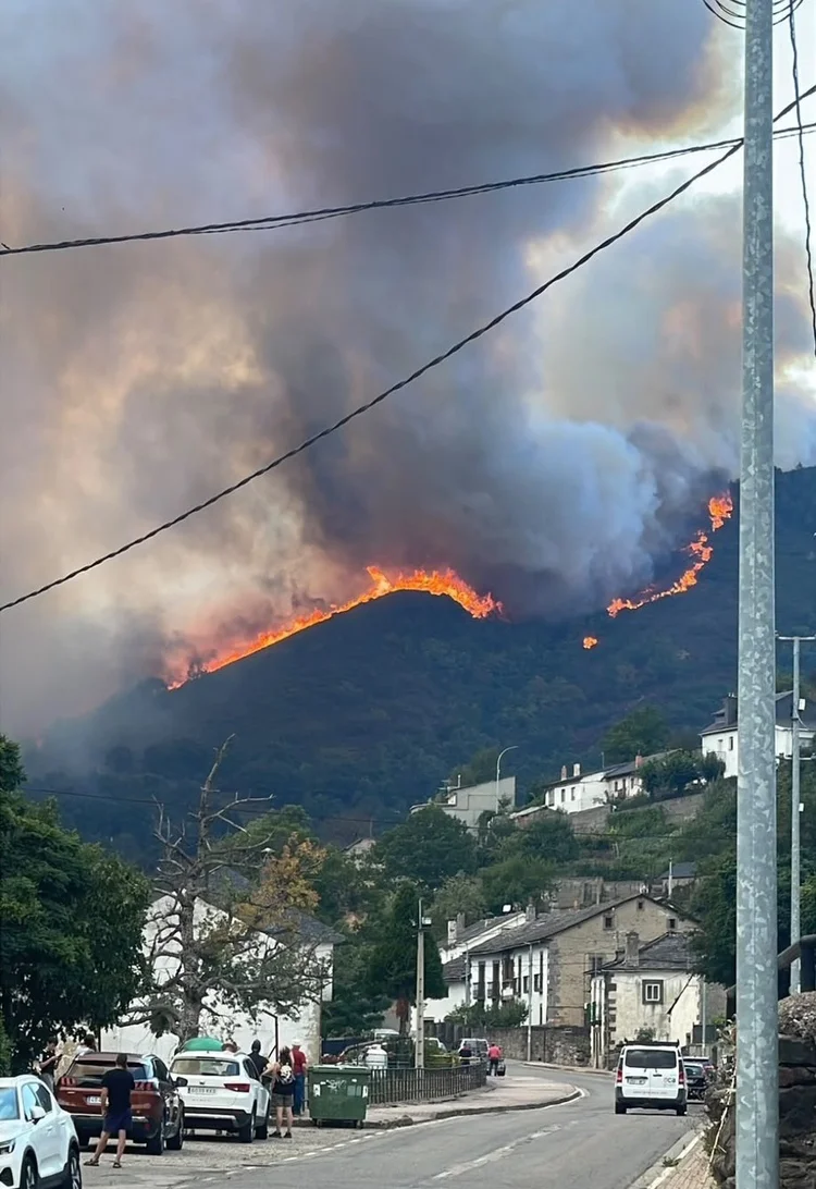 INCENDIO EN CABOALLES DE ABAJO - ATBRIF