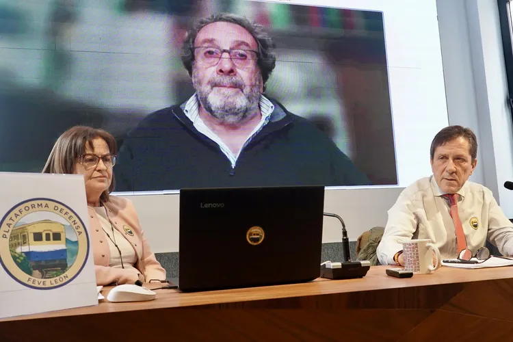 PRESENTACION DE UN INFORME TECNICO-JURIDICO CON SOLUCIONES PARA LA INTEGRACION DE FEVE EN LEON