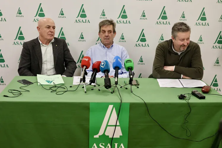 PRESENTACION DEL INFORME ANUAL DE ASAJA LEON