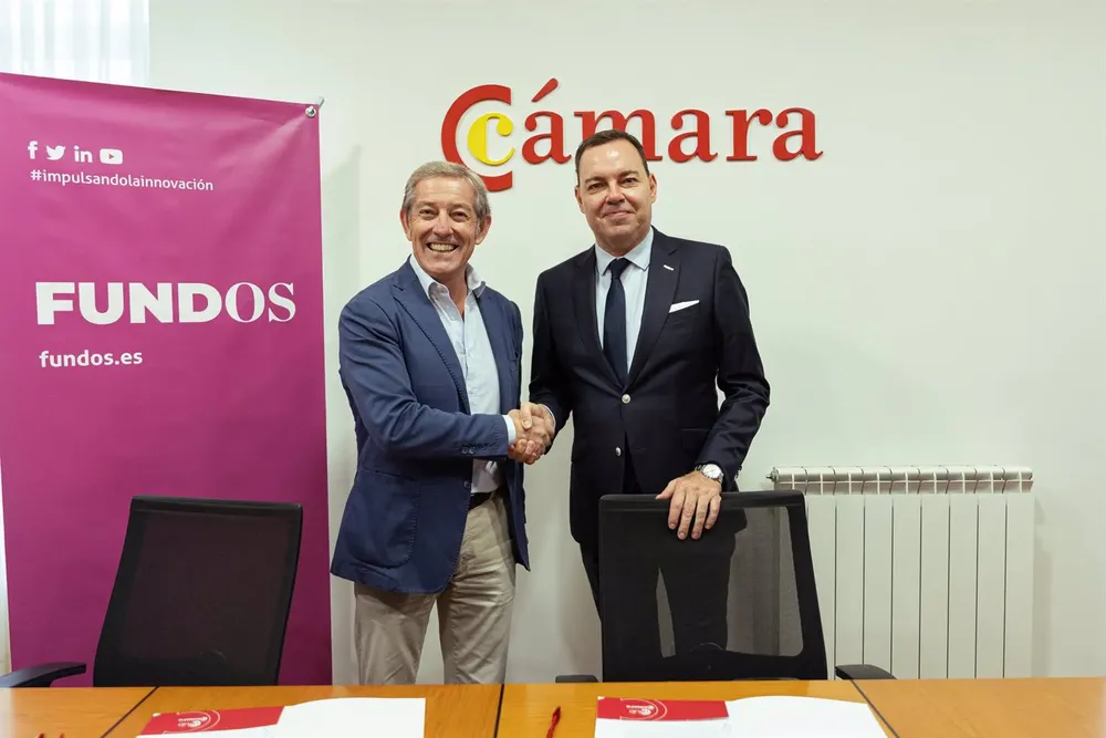 FIRMA DEL ACUERDO ENTRE FUNDO Y LA CAMARA DE COMERCIO DE LEON - FUNDOS