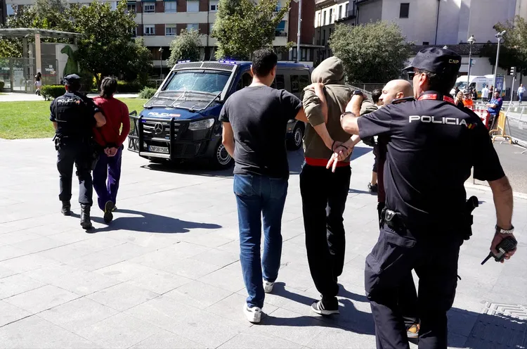 DETENCION DE DOS MANIFESTANTES EN LA VUELTA EN VALLADOLID