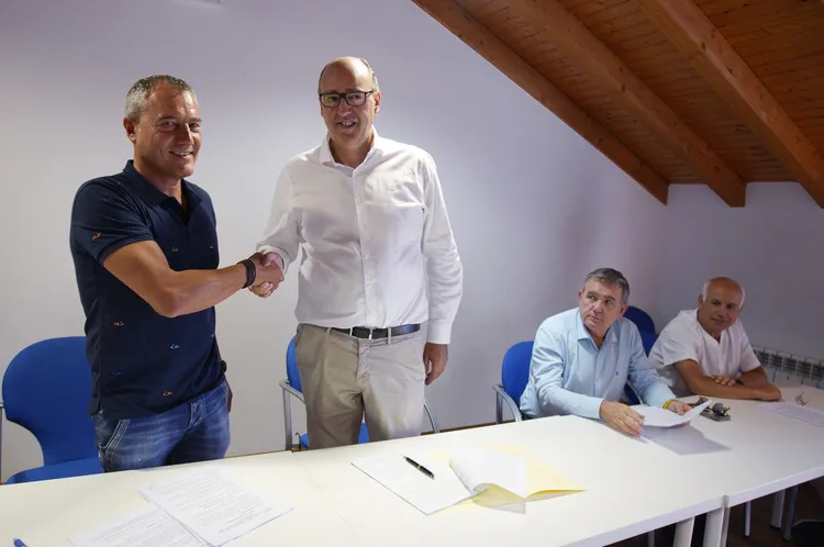 ACUERDO ENTRE LA PATRONAL Y UGT EN EL CONVENIO DE LA PIZARRA