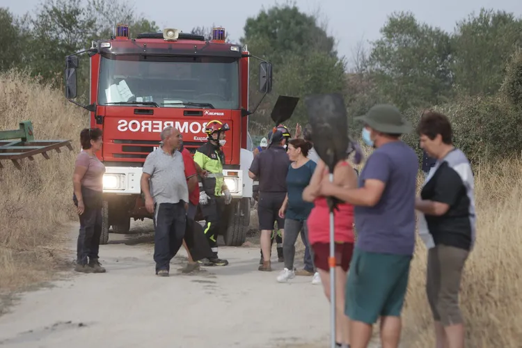 INCENDIO ENTRE MALILLOS Y LA CERNECINA