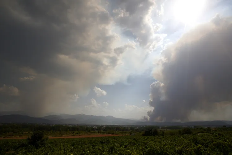 INCENDIO ENTRE LAS COMARCAS DEL BIERZO Y LA CABRERA