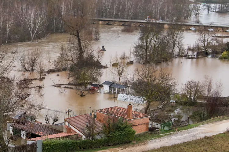 CRECIDA DEL RIO DUERO EN GARRAY