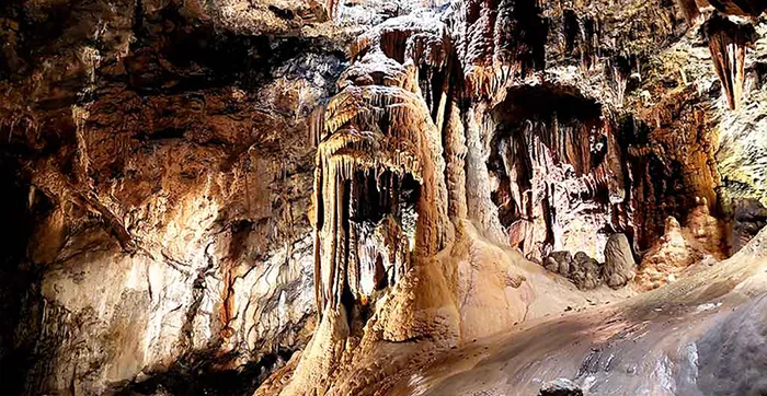 CUEVA DE VALPORQUERO