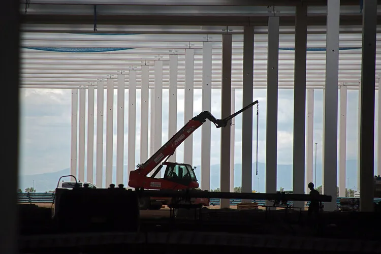 OBRAS EN EL CENTRO LOGISTICO DE DIA EN VILLADANGOS DEL PARAMO