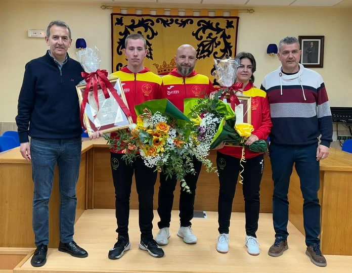 HOMENAJE EN LA ROBLA