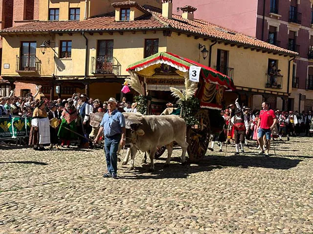 desfiles-sanfroilan-leon-26925