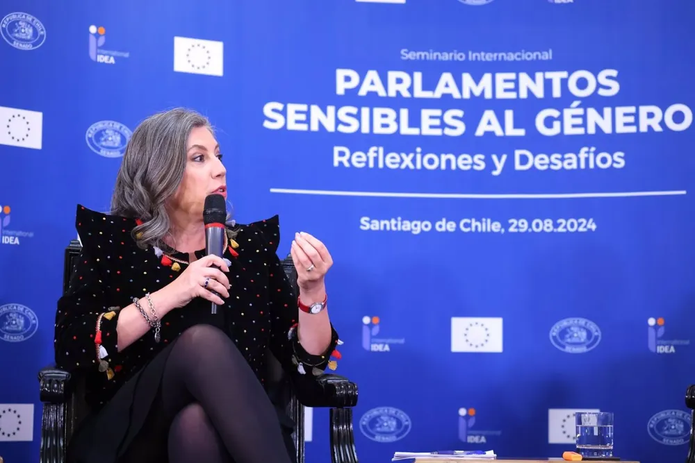 La senadora Asunción Mayo durante su intervención en un congreso internacional en Chile - PP