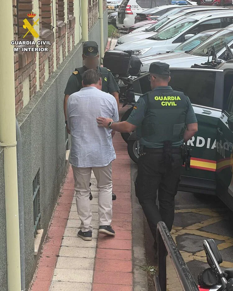 DETENIDO EN CISTIERNA