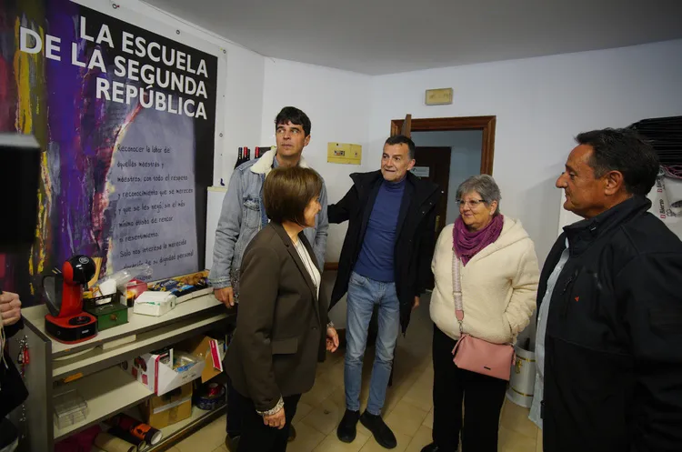 ANTONIO MAILLO EN LA SEDE DE IU EN PONFERRADA