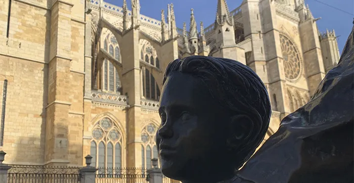 ALREDEDORES CATEDRAL DE LEON