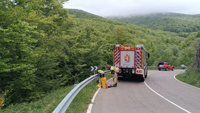 CAMION DE BOMBEROS DE LA DIPUTACIÓN EN POSADA DE VALDEON