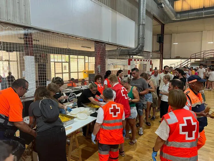 PUNTO DE ATENCION DE CRUZ ROJA DURANTE LOS INCENDIOS FORESTALES