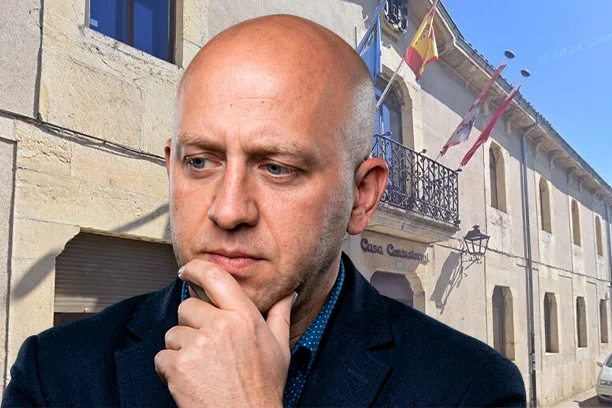 AYUNTAMIENTO DE BOÑAR+PEPE VILLA