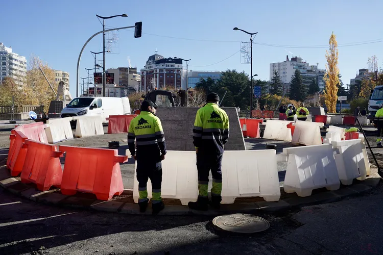 OBRAS DE LA NUEVA GLORIETA DEL PUENTE DE LOS LEONES DE LEON