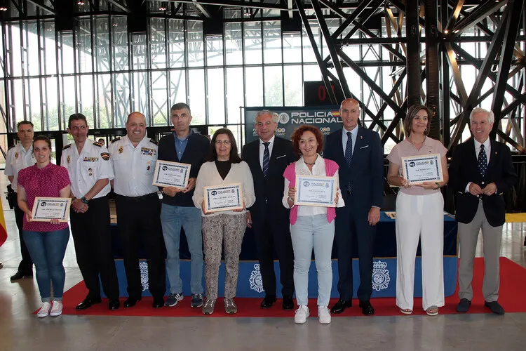 ENTREGA DE DIPLOMAS CIBEREXPERT@S