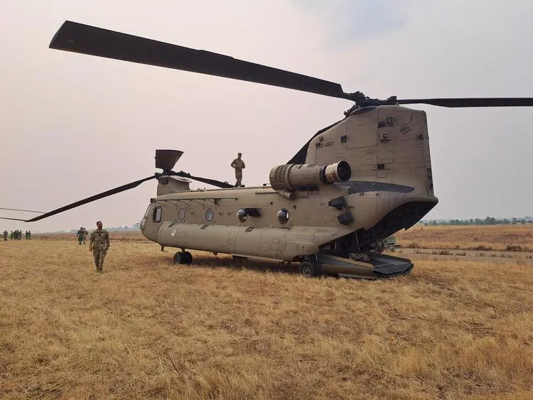 HELICOPTEROS CHINOOK LLEGAN A LA VIRGEN DEL CAMINO
