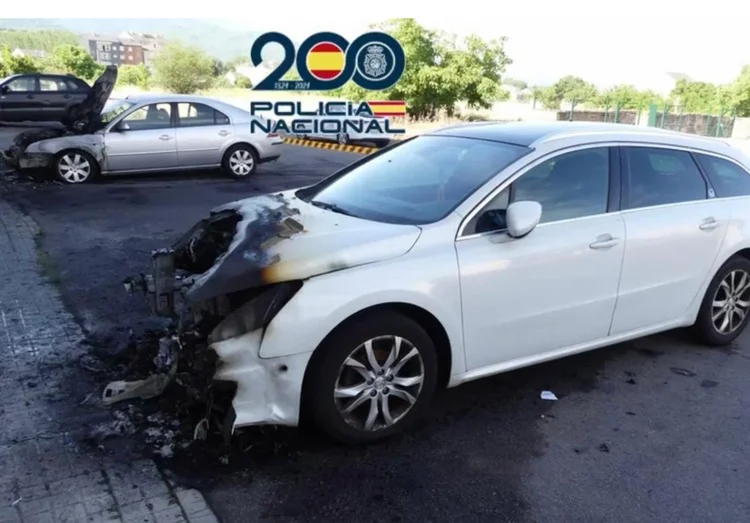 DETENCION EN PONFERRADA TRAS INCENDIAR CINCO VEHICULOS