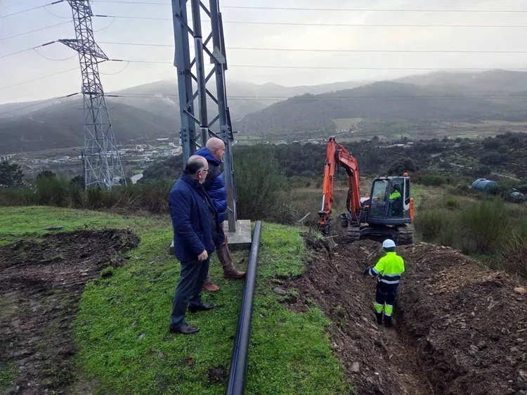 OBRAS DE ABASTECIMIENTO DE AGUA EN PUENTE DE DOMINGLO FLOREZ