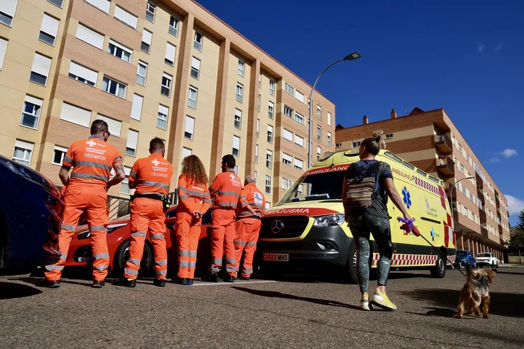 UN ATRINCHERADO EN EL BARRIO DE LA ERAS DE RENUEVA AMENAZA CON SUICIDARSE DESDE LO ALTO DE UN EDIFICIO
