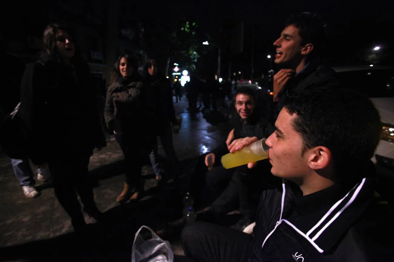 El-abuso-de-alcohol-en-jovenes-se-asocia-con-cambios-emocionales-cognitivos-y-cerebrales