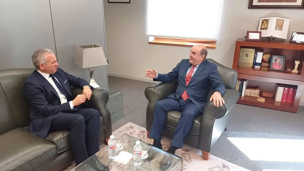 REUNION DEL DELEGADO DEL GOBIERNO Y EL DEFENSOR DEL COMUN