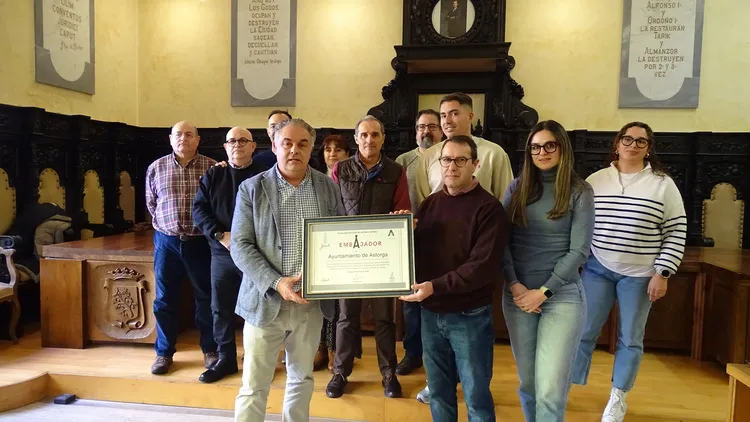 EL PALACIO GAUDI DE ASTORGA NOMBRA AL AYUNTAMIENTO EMBAJADOR DEL PALACIO