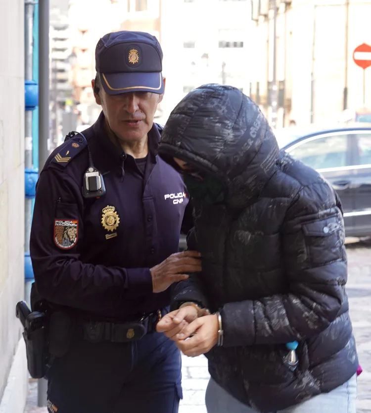 JUICIO CONTRA LA AUXILIAR DE ENFERMERIA POR ASESINATO