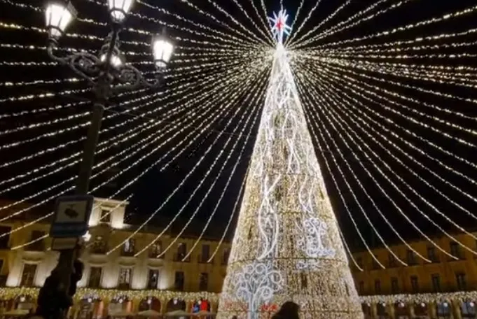 ILUMINACION NAVIDAD EN LEON