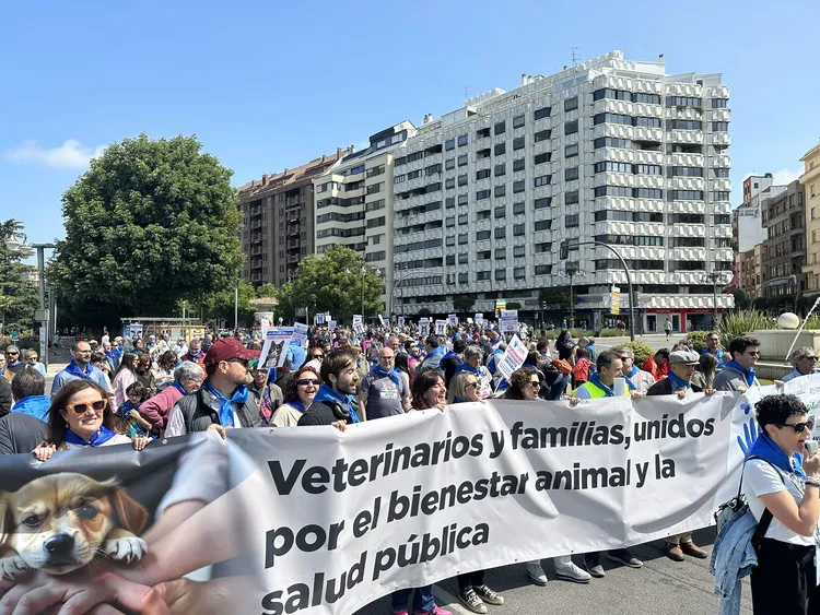 MANIFESTACION CONTRA LA NORMATIVA QUE REGULA EL USO DE LOS MEDICAMENTOS VETERINARIOS