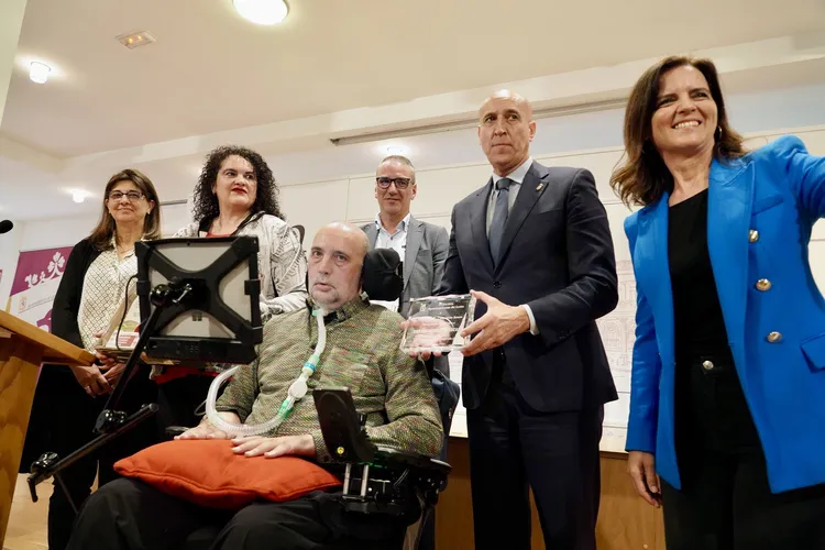 PREMIO COMERCIO JUSTO PARA URBANO GONZALEZ ESCAPA