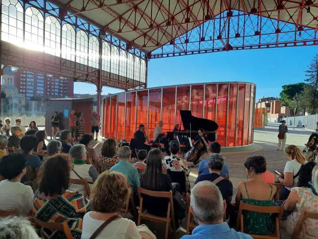 MUSICA CLASICA EN LA ANTIGUA ESTACION DE RENFE