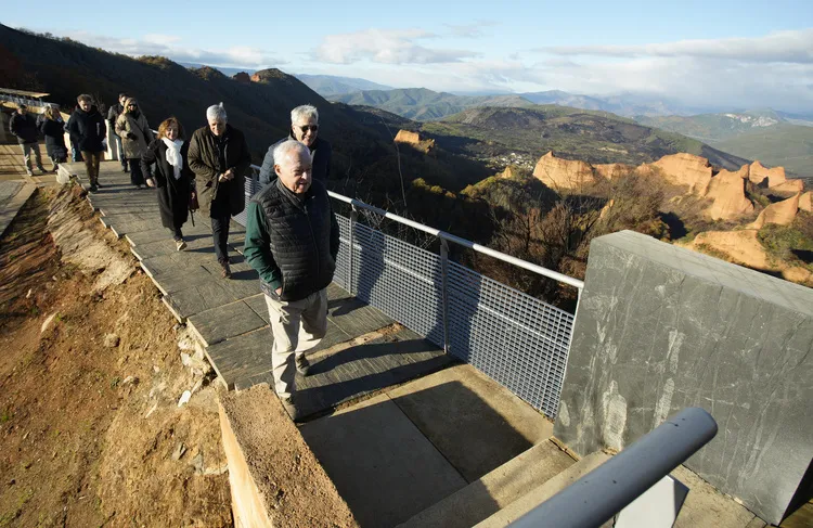 RECONSTRUCCION DEL MIRADOR DE ORELLAN