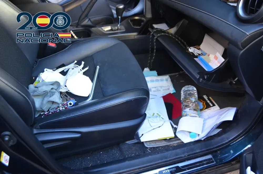 ROBOS EN EL INTERIOR DE VEHICULOS